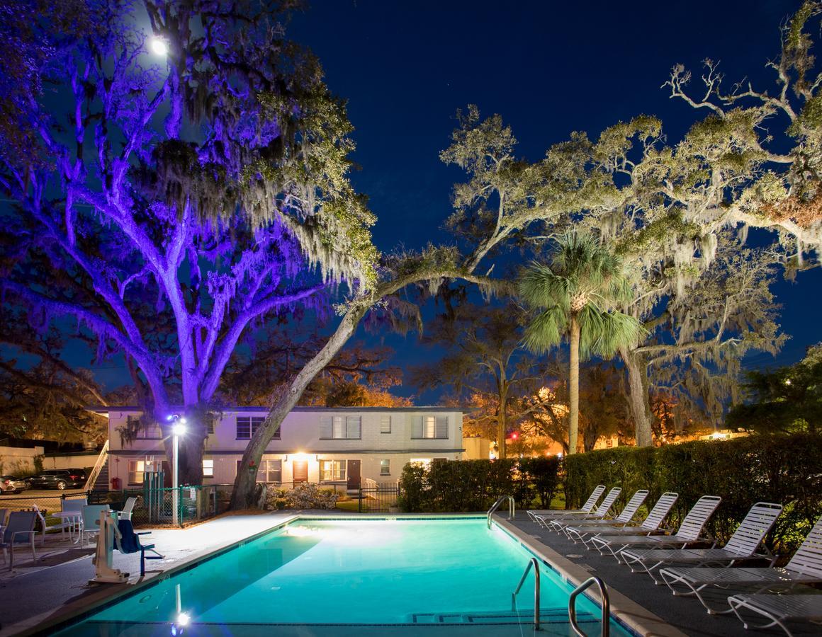 Queen's Court Inn St. Simons Island Extérieur photo